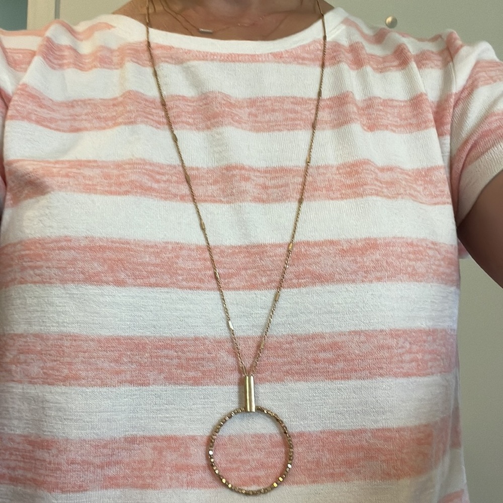 Beaded gold tone necklace. NWOT